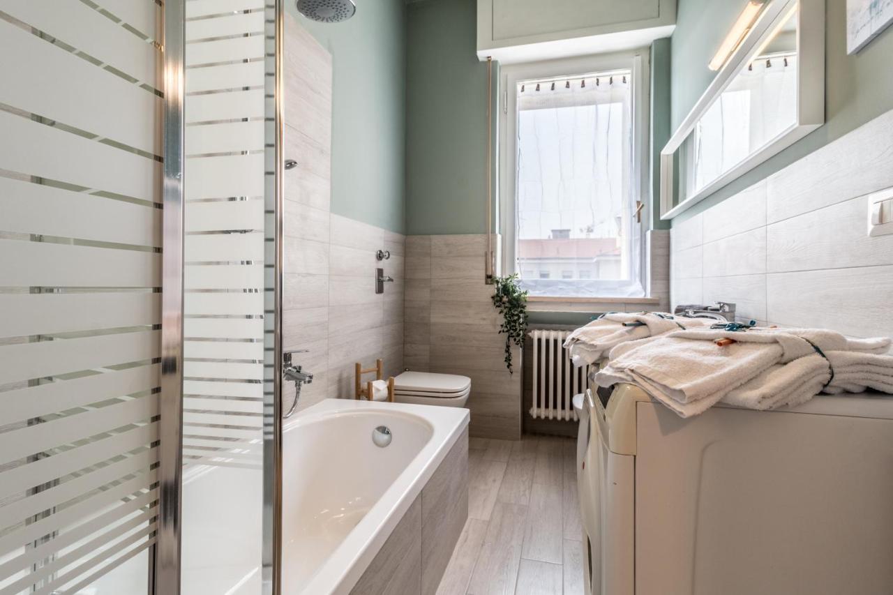 Joivy Modern 1-Bed Flat With Balcony In Portello Milan Bagian luar foto