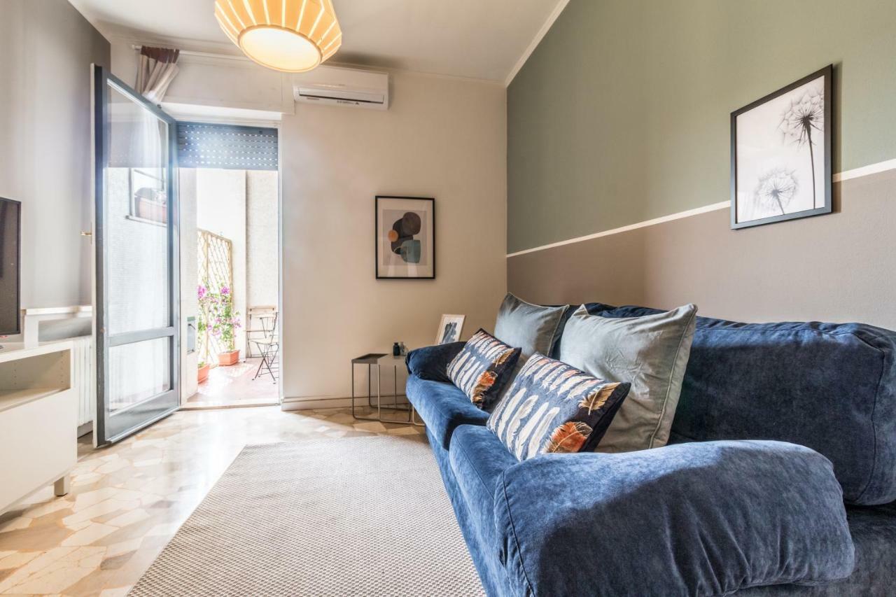 Joivy Modern 1-Bed Flat With Balcony In Portello Milan Bagian luar foto