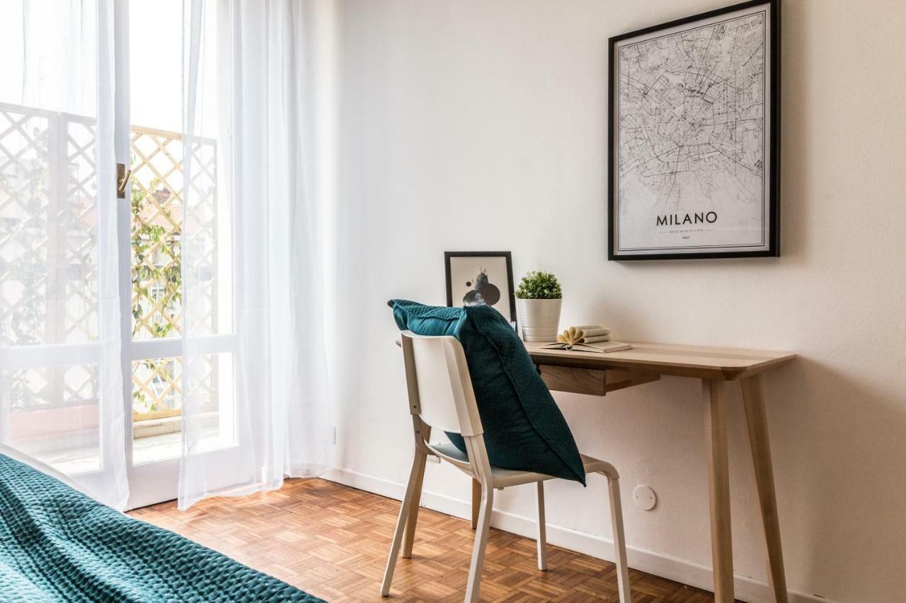 Joivy Modern 1-Bed Flat With Balcony In Portello Milan Bagian luar foto