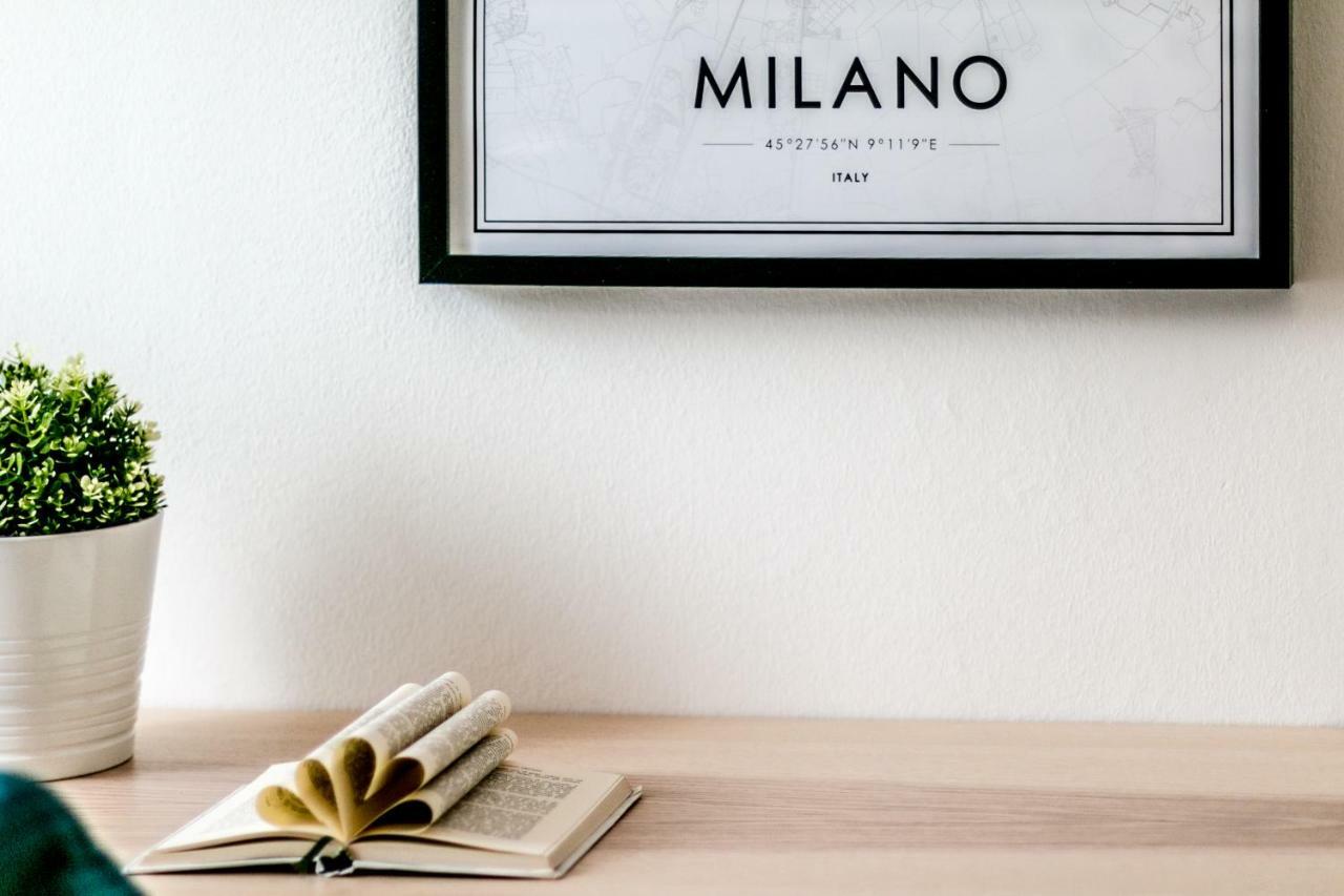 Joivy Modern 1-Bed Flat With Balcony In Portello Milan Bagian luar foto